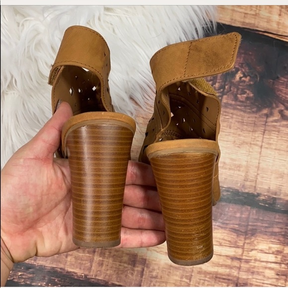 Heart D Brown Laser Cut Booties Heels - Picture 9 of 11